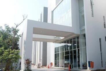 호텔 De Green Inn @aeropolis