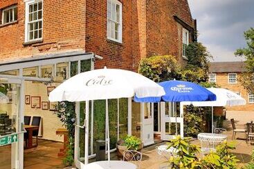 ホテル The Crown House Inn