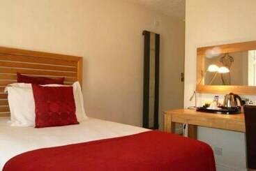 בית מלון כפרי The Frenchgate Restaurant &