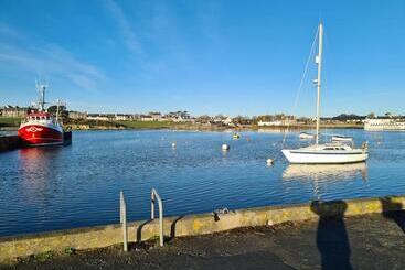 בית מלון כפרי The Steam Packet Inn