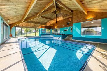 ホテル Waveney Inn &