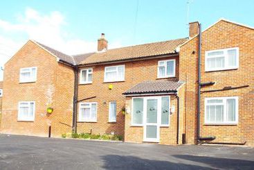 پانسیون Guston House