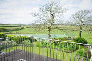 Сельский дом Tregaddra Farm B&b