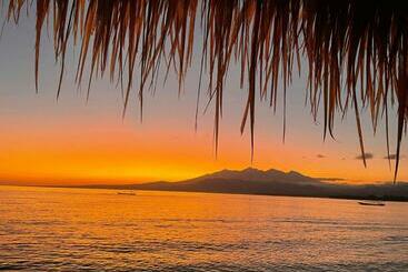 هتل Star Bar And Bungalows