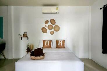 بنسيون Minnie Seaview Resort