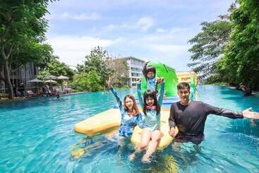 Balcony Seaside Sriracha Hotel & Serviced Apartments