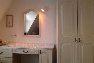 Ash Hotel B&b