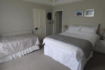 تختخواب و صبحانه Rockwood House