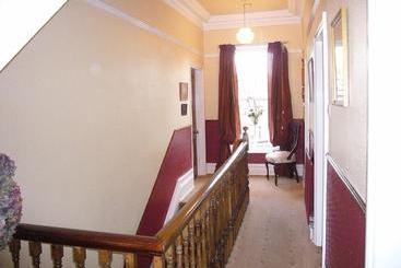 تختخواب و صبحانه Rockwood House