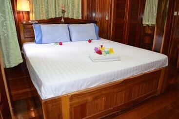 Home Stay Stc Bed And Breakfast