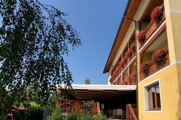 בית מלון כפרי Alex