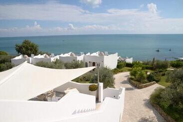 فندق Baia Delphis Resort