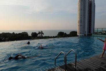 هتل Hamilton Grand Residence