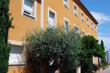 فندق Hôtel De L'orb