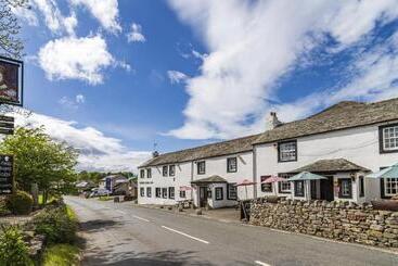 בית מלון כפרי Queens Head Inn, Tirril