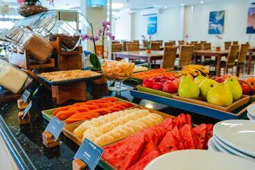 هتل Slaviero Ingleses Convention