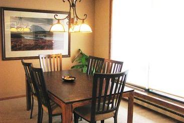 فندق Snowblaze Resort & Athletic Club