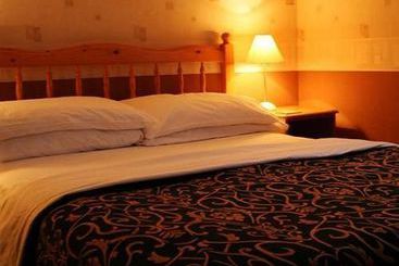 هتل The Farmyard Inn