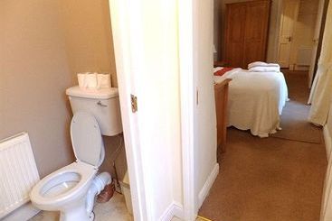 پانسیون Mcmahon Guest House