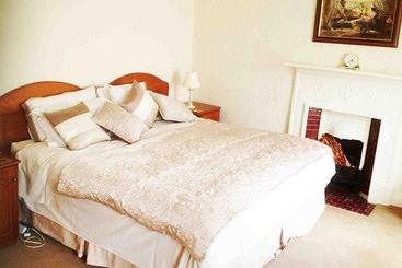 پانسیون Mcmahon Guest House