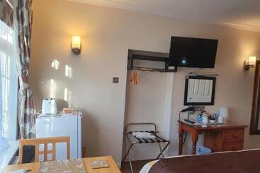 פנסיון Penryn Guest House, Ensuite Rooms, Free Parking And Free Wifi