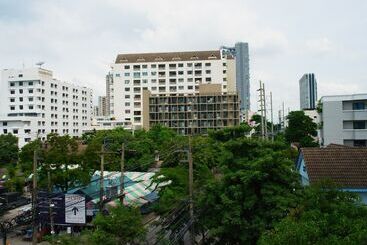 فندق صغير Vx The Fifty