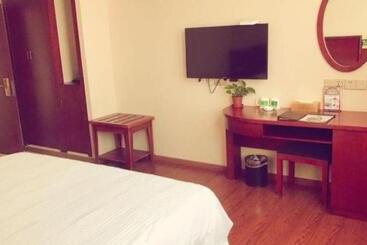 Greentree Inn Jiangxi Shangrao Qianshan Ehu Avenue Express