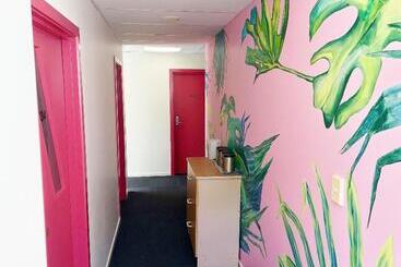 ユースホステル Trek Global Backpackers