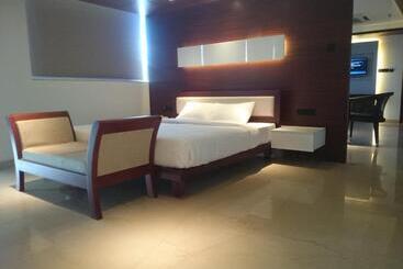 酒店 Diana Heights Luxury