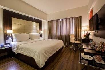 호텔 Regenta Central Harimangla