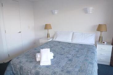 Lakefront Apartments,18 Lake Esplanade Road