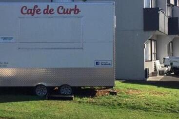 모텔 Pembrooke Motor Lodge