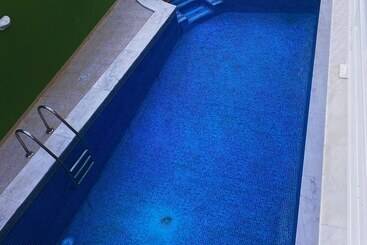 مبيت وإفطار Yellow House