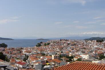 פונדק Pansion Konstantinos