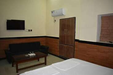 هتل De Metro Guest House