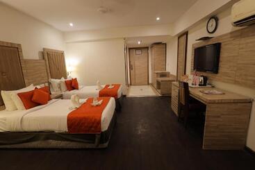 هتل Surasena Regal Vista Agra