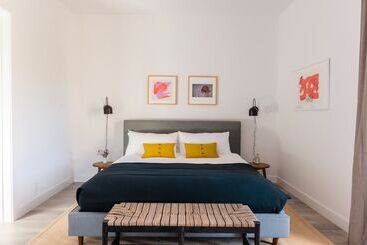 קוטג'' Julep By Avantstay Stylish 9 Br Estate W/ Mid Century Modern Decor