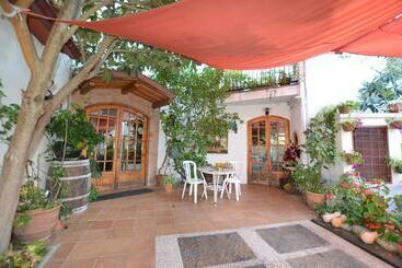 פנסיון Hostal Can Nofre