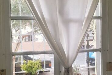 فندق صغير Urpi Backpacker