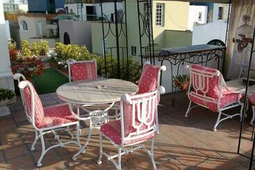 Bed and Breakfast De Autor I