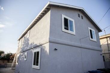 Los Angeles Extended Stay Hostel