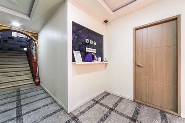 汽车旅馆 Busan Daeyeondong Hwanggeum