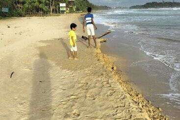 پانسیون Moragalla Beach Home Guesthouse