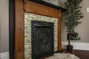 茅舍 Two Units Entire Stylish Restored House On Frankfort Ave By Cozysuites