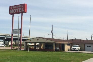 Bayshore Motel