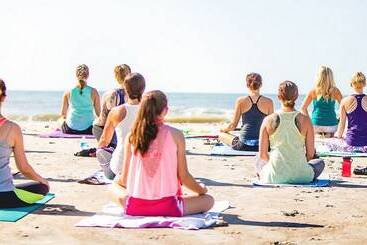 هتل Aventura Deluxe Suites Rooftop Pool