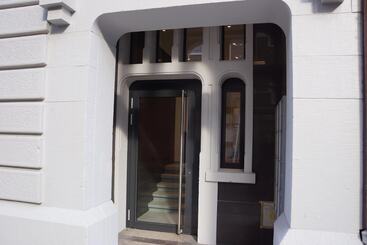 هتل Luxury Apartments By Livingdowntown