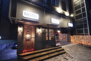 모텔 Busan Sajik Page