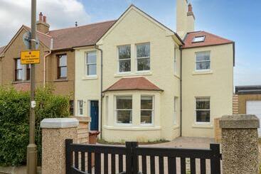 レジデンス Marine House   4 Bedrooms