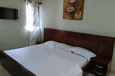 هتل Apple Royal Lodge